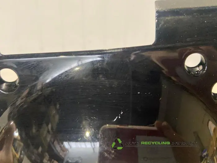 Calandre - 670b4cdc-c416-4133-b7e9-02313bd282cb.jpg