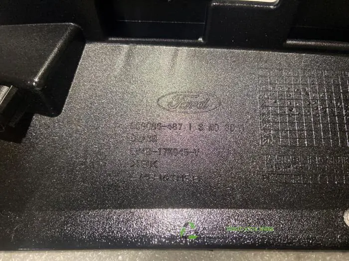 Grille - a4f37a76-5394-4907-b6fd-504682922366.jpg