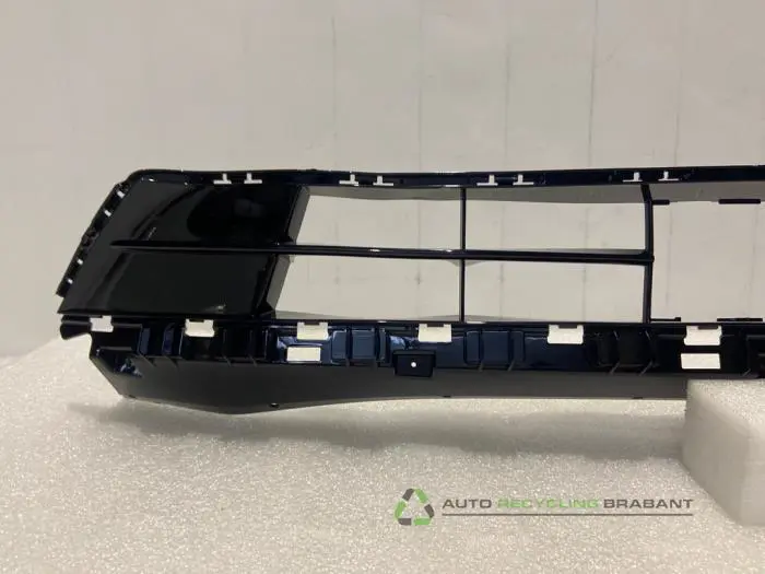 Grille - d44f299a-f5df-4cfa-b1c4-c5425988ca42.jpg