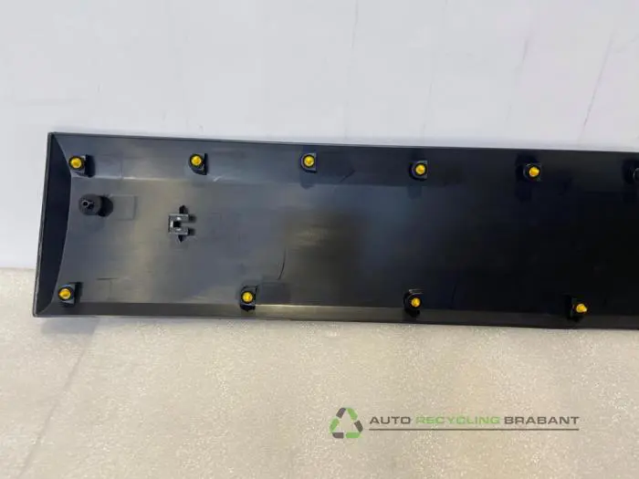 Sierstrip - 3392fd6f-b653-486f-9c73-04afb8fc8e64.jpg