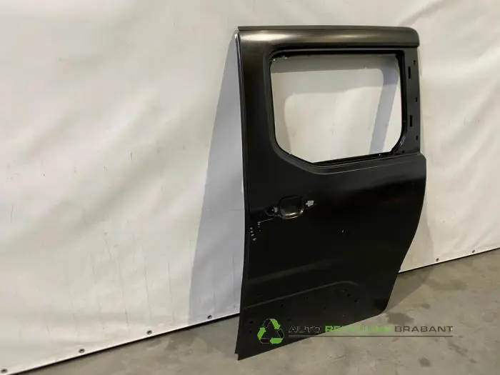 Sliding door, left - 27440b8c-ae9f-462f-9534-b3787b1b42ce.jpg