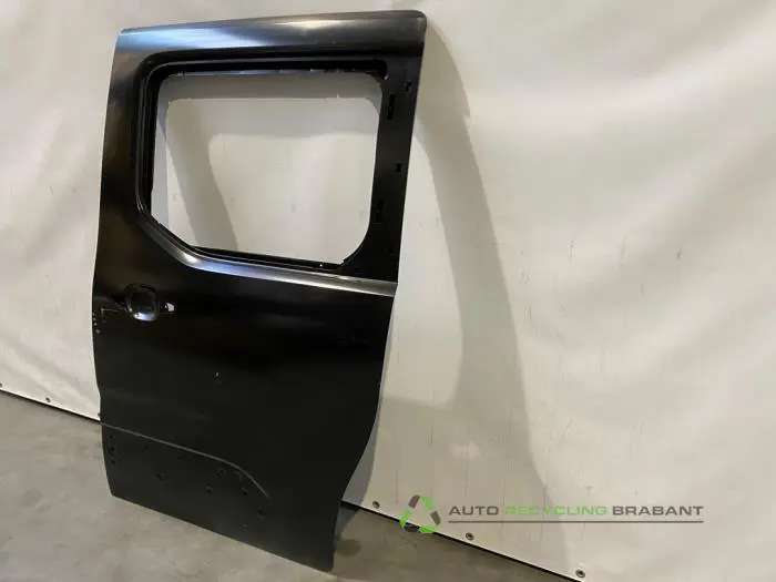 Sliding door, left - 7194e29d-e2e5-4143-80c6-183bb66b8fef.jpg