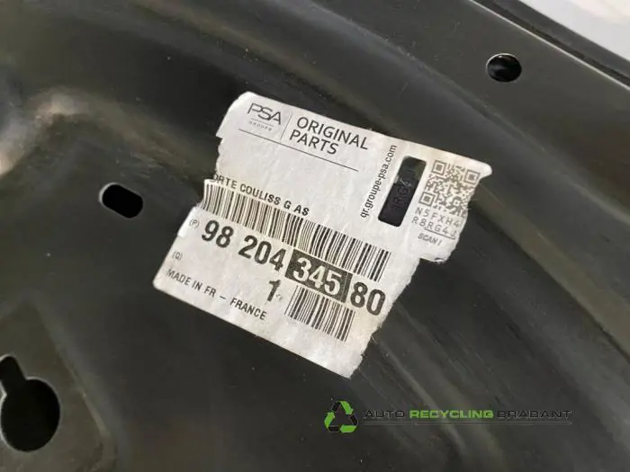 Sliding door, left - 86e85b33-3b01-402c-93bc-92daa12ead79.jpg