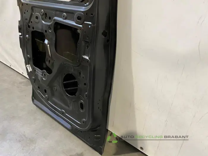 Sliding door, left - cef4c0a9-edc9-45e7-8fd8-81c0ec748536.jpg