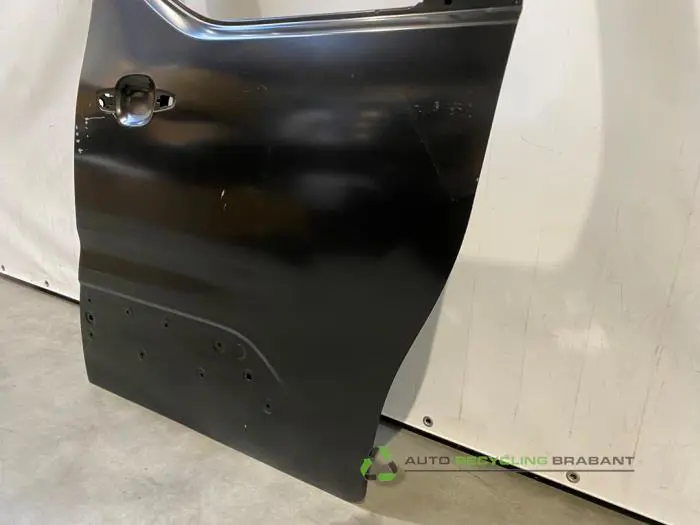 Sliding door, left - f2678022-94aa-4876-aafc-4c35101ac2fe.jpg