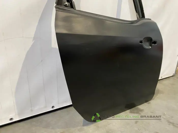 Rear door 4-door, right - 014f4591-ddbc-4839-9b56-667178230f32.jpg