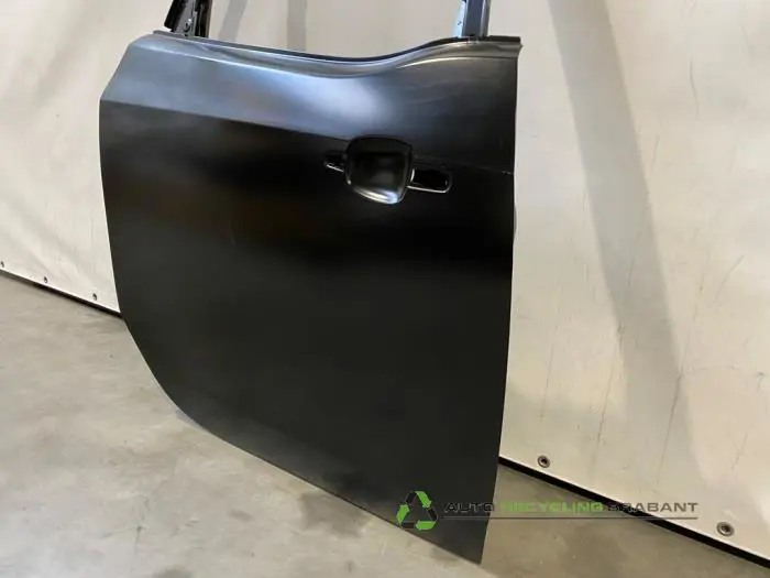 Rear door 4-door, right - 68b00414-8d62-4cc3-8db8-4f01cb5adb1e.jpg