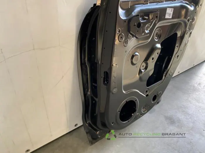 Rear door 4-door, right - 0d94018f-cc72-4e76-bc18-92892a2e492a.jpg