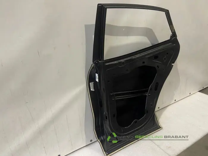Rear door 4-door, right - 6abe5102-6929-4831-bb6f-36e1239583ac.jpg