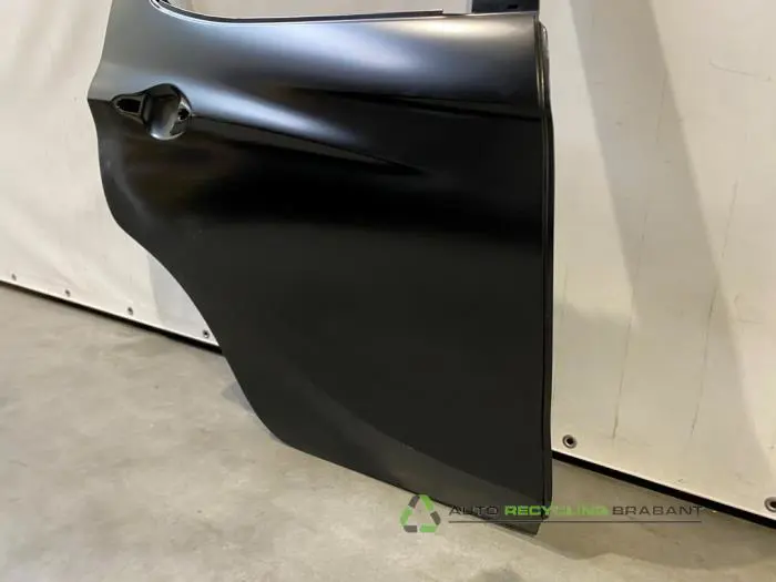 Rear door 4-door, right - 24b371d3-c006-4494-b841-1f1ac0fbb054.jpg