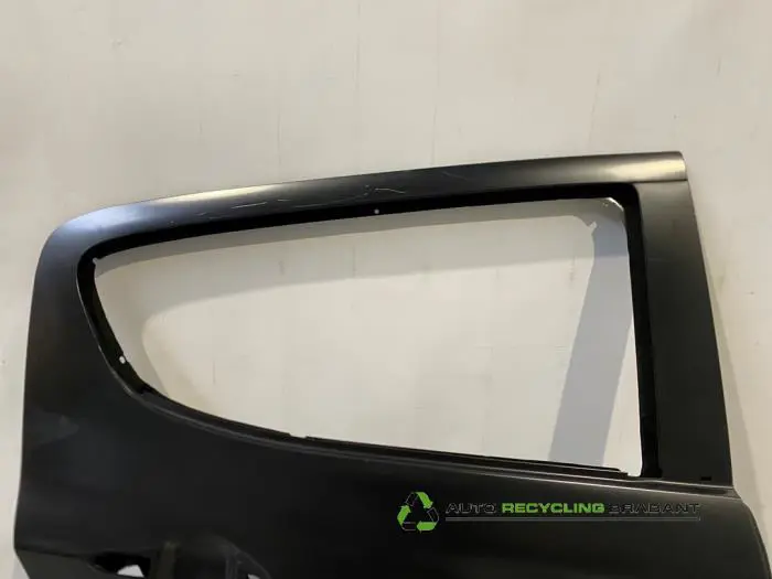 Rear door 4-door, right - 4a98fa48-7017-47df-b0d8-f94273c9800a.jpg