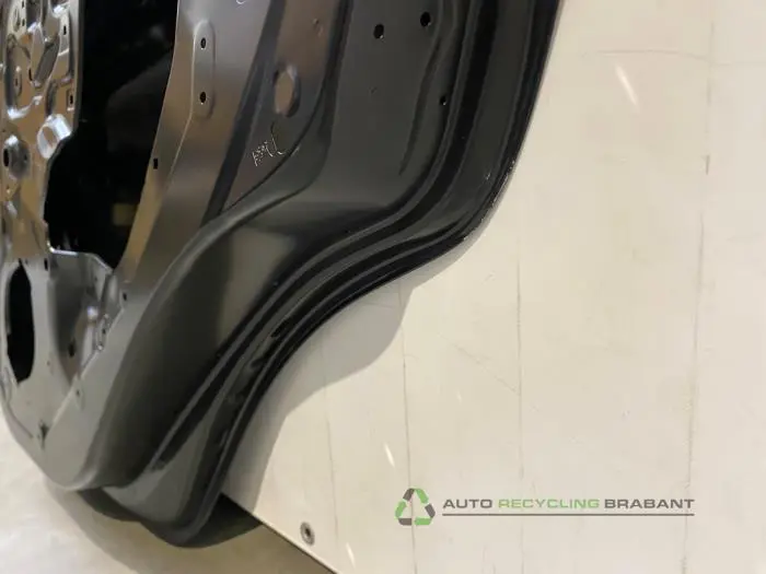 Rear door 4-door, right - 80a2bc59-8f2b-4152-bb22-3bad5c39c42d.jpg