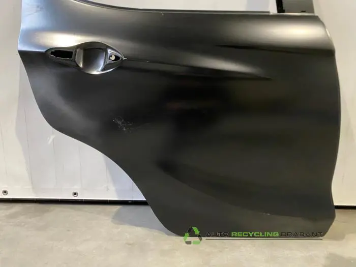 Rear door 4-door, right - e96a9fa3-c43d-44f7-8ba9-b6e5fb65fb5d.jpg