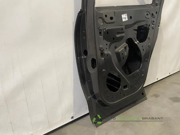 Rear door 4-door, right - 36383a53-992c-4701-9828-bd2dc61e000d.jpg