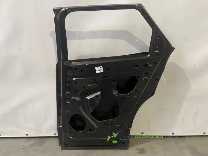 Rear door 4-door, right - 3b901915-e0ec-4e06-aa57-0db11a706520.jpg