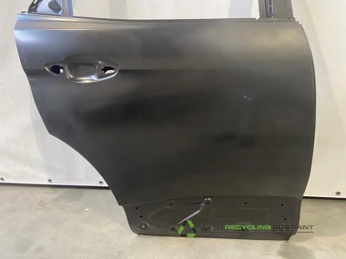 Rear door 4-door, right - 90141376-14fd-4337-98aa-8c093f6c1317.jpg