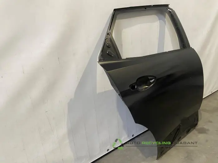 Rear door 4-door, right - bee135b6-c6a7-4b9b-8f12-a7040f68f808.jpg