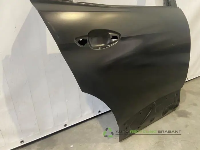 Rear door 4-door, right - e04a94c5-5dce-42b3-a145-e4e9033af933.jpg