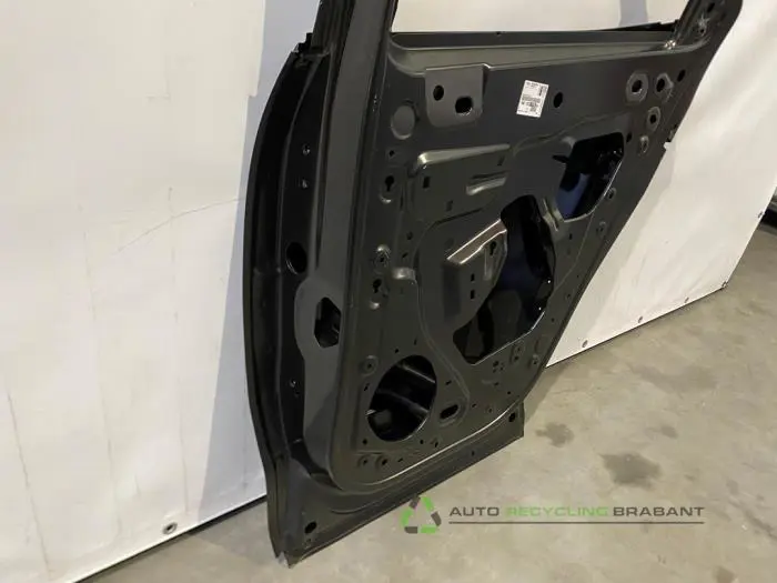 Rear door 4-door, right - 3019e115-8471-4e3d-9559-638ec605f950.jpg