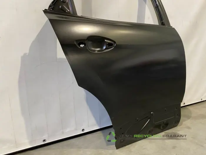 Rear door 4-door, right - 306aee3d-2822-4a6e-ad6c-624ff3917da0.jpg