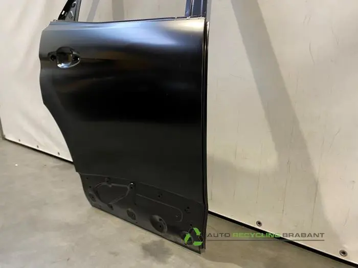 Rear door 4-door, right - 91d4ba20-9766-4a66-9361-5e062a7789f4.jpg