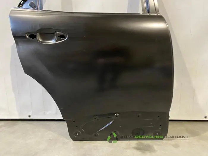 Rear door 4-door, right - 9dfa0555-f463-47d0-bca0-0f3dcba063a3.jpg