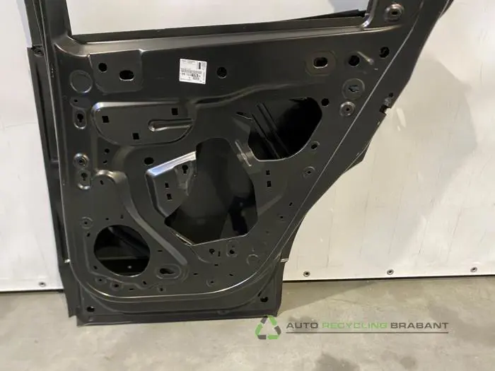 Rear door 4-door, right - b8288c7f-0e08-412e-b834-d6d8cb04fa3a.jpg