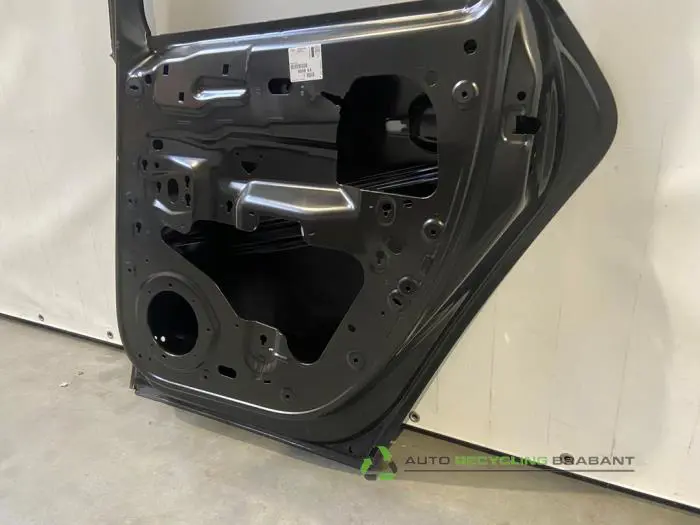 Rear door 4-door, right - 031b218a-8174-4ed0-9987-450e326ae046.jpg