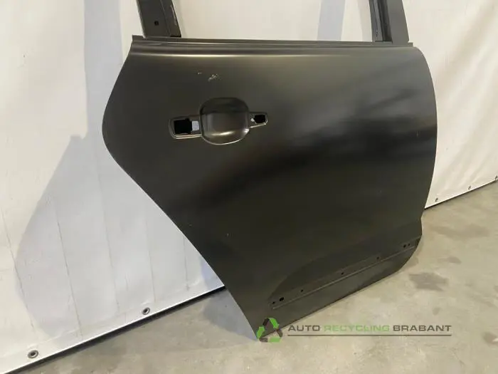 Rear door 4-door, right - 74f3ee0d-9aff-4b09-97b9-789495562261.jpg