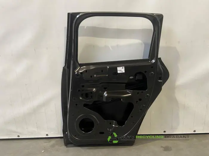 Rear door 4-door, right - 8053a751-64f8-4bcf-b6c2-4b98e5aa39f0.jpg