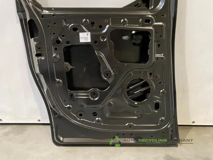 Sliding door, left - 92877692-d179-4d03-a640-df9228274a29.jpg