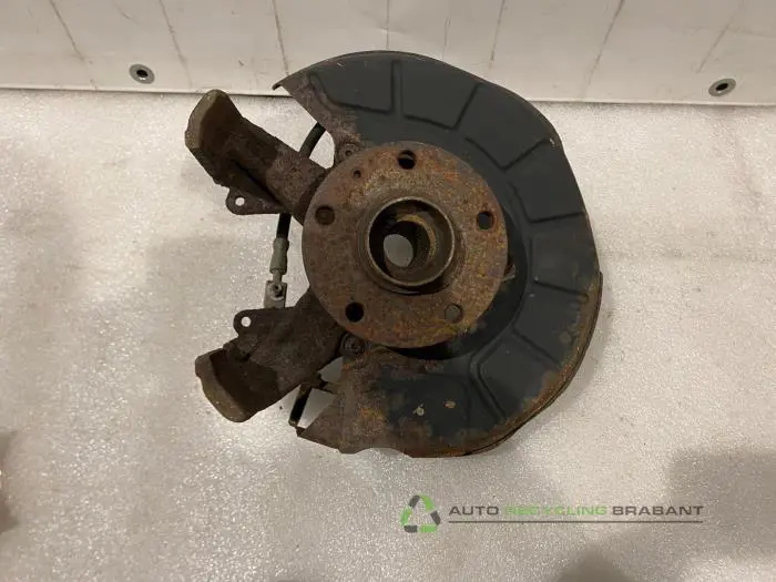 Fusee houder links-voor Volkswagen Golf Fusee houder links-voor Volkswagen Golf