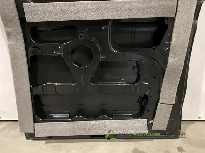 Sliding door, right - 2b917ed0-c5c1-4d10-b9f6-e48a8b6decff.jpg