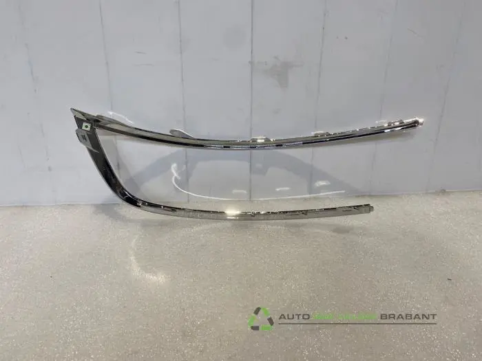 Scheinwerferring links - 31a299ba-8ea8-41e7-8750-e3d590d167a7.jpg