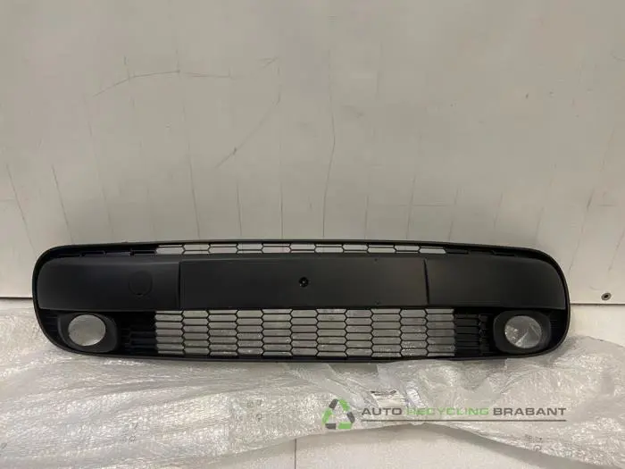 Bumperlijst midden-voor Fiat 500L Bumperlijst midden-voor Fiat 500L