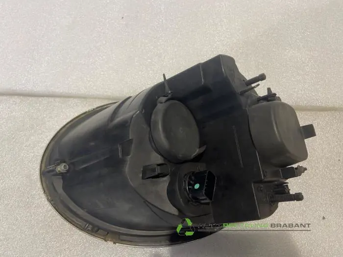 Koplamp rechts - 4c87712f-2cfe-46da-94b4-42cde3c885de.jpg