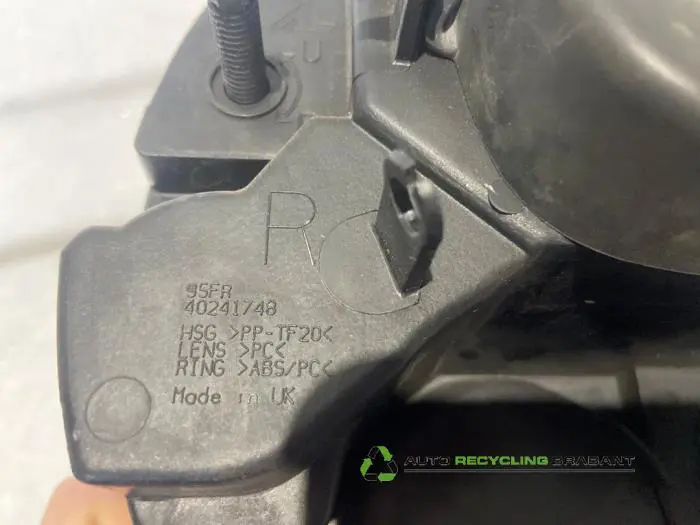 Koplamp rechts - 9d586856-f213-4ca5-979a-8c261596f9d4.jpg