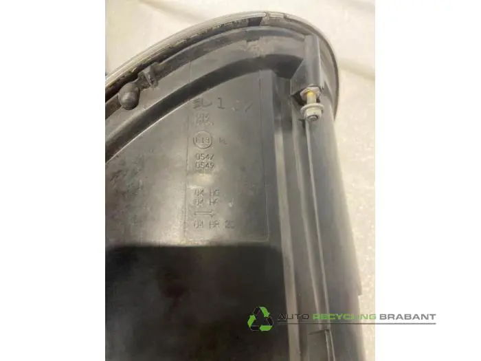 Koplamp rechts - d89d40e1-5b30-4cbf-8fe1-aa851402a5a1.jpg