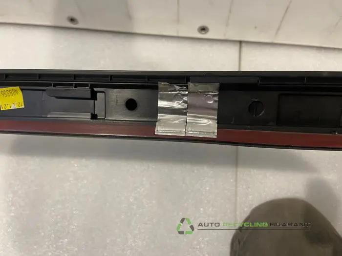 Side skirt, right - 5c513e25-7980-466b-84e2-a93563a8d053.jpg