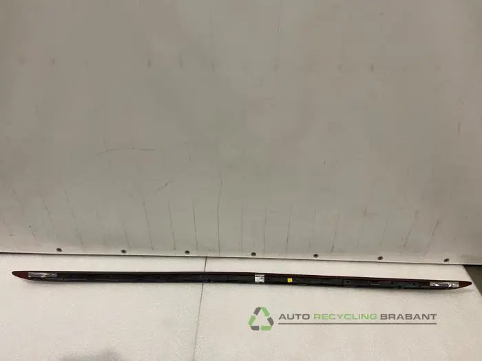 Side skirt, right - d3034659-84aa-494f-b4ff-3e33e30d20a2.jpg