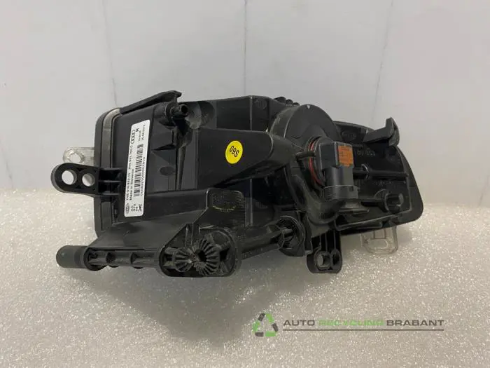 Feu antibrouillard avant droit - 127a2acf-d1a0-4ca5-b86d-b889afcbd049.jpg