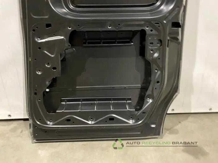 Sliding door, right - 443eec59-7728-4b22-8380-28d11eac28c5.jpg