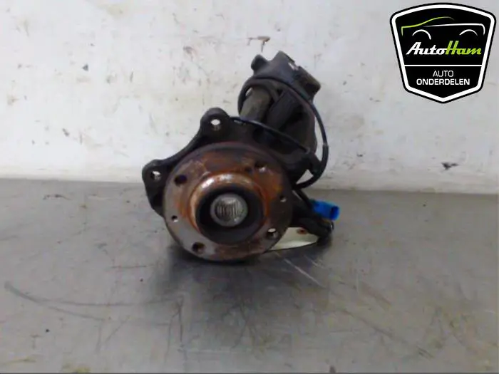 Fusee links-voor Peugeot 207