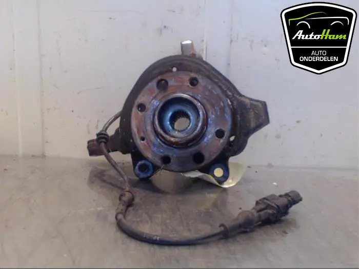 Fusee links-voor Opel Corsa