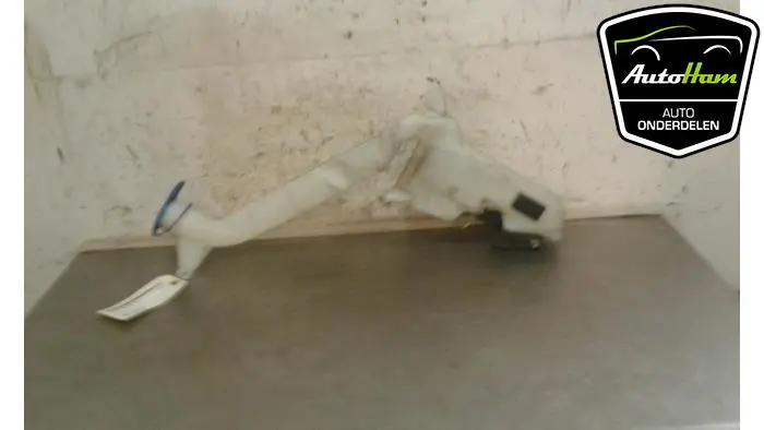 Ruitensproeiertank voor Volkswagen Polo
