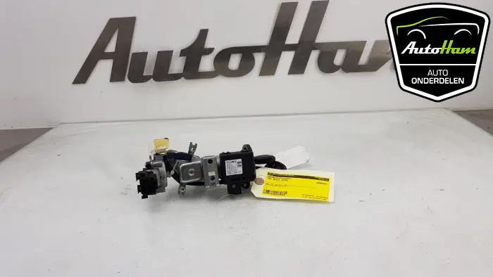 Kontaktslot+Sleutel Opel Agila