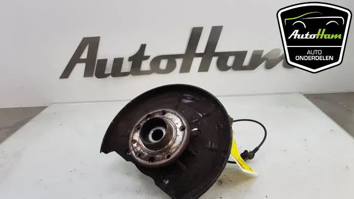 Fusee links-voor Opel Meriva