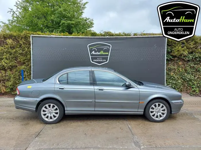 Jaguar X-Type