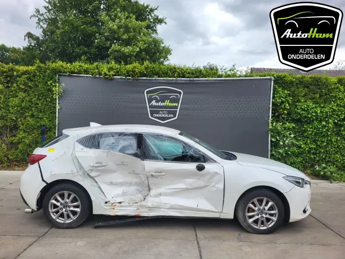 Mazda 3.