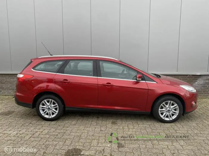 Ford Focus 2012 - large/f219e9ce-bdd4-45db-ad44-f04cc4079935.jpg